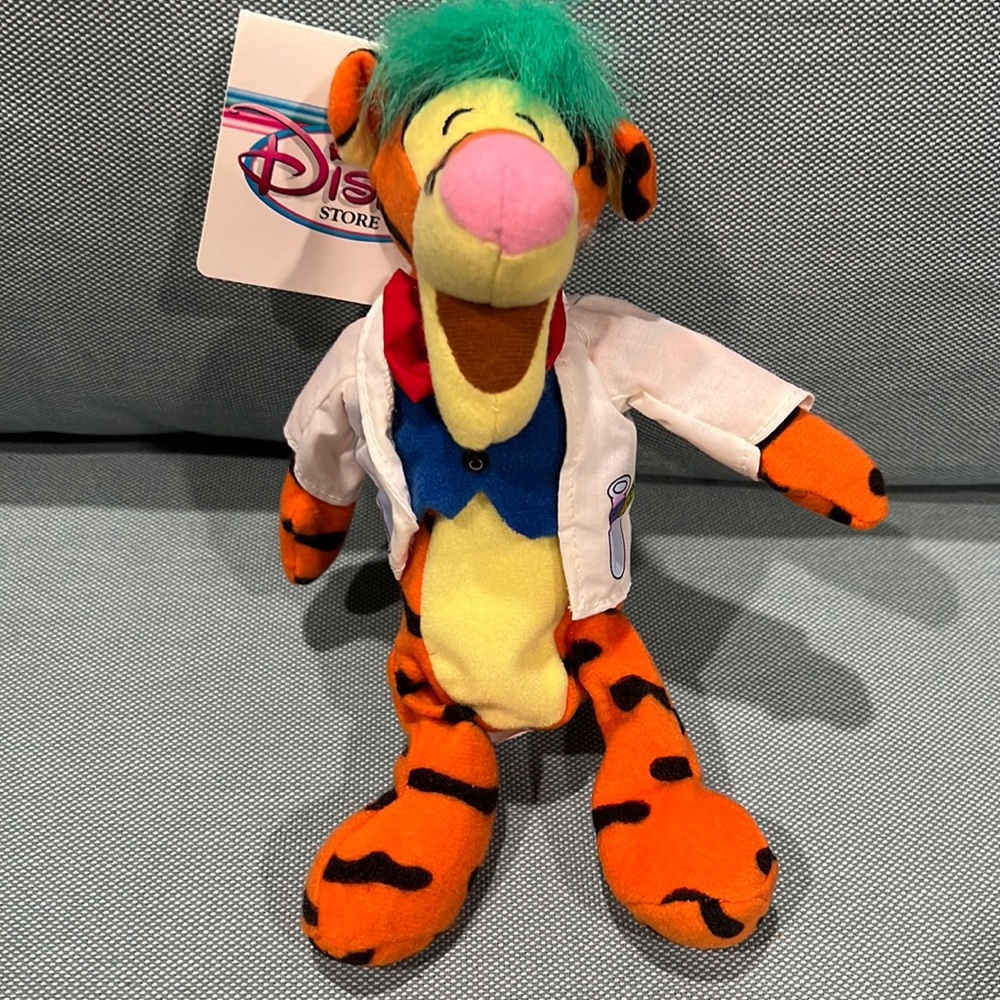 3/$25 The Disney store Halloween mini bean bag mad scientist Tigger 9"